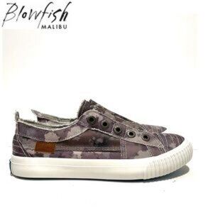 Blowfish Malibu Buzz Low Top Sneakers in Gray Fuzzy Camo